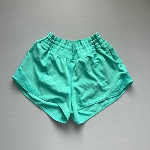 Lululemon Hotty Hot High Rise Shorts 2.5
